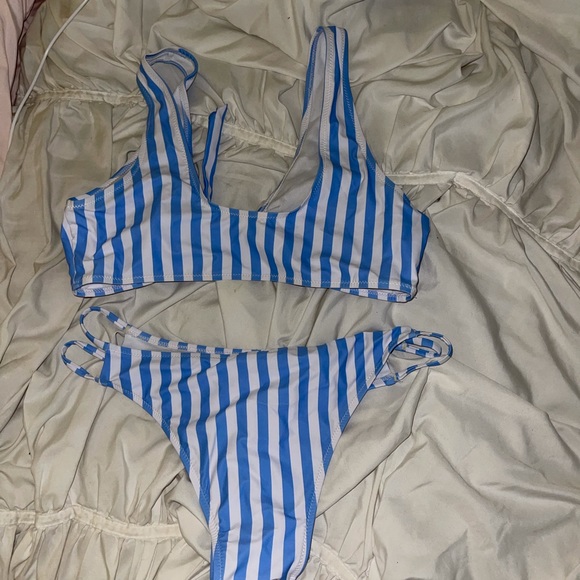 blue and white bathing suit - Picture 3 of 4